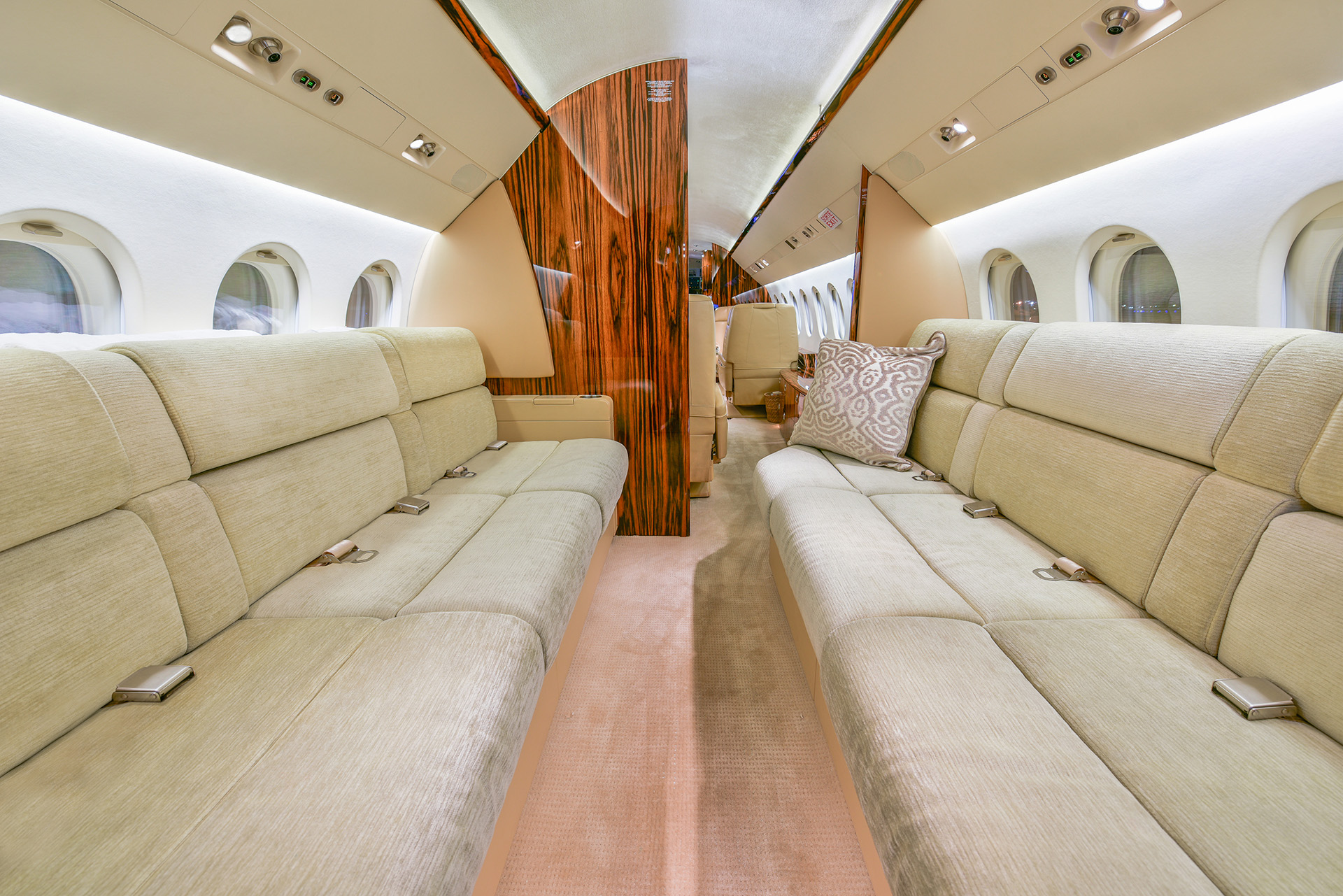 Private Jet Amenities | Solairus Aviation